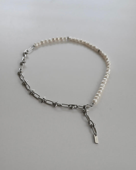 thorn thorn /necklace